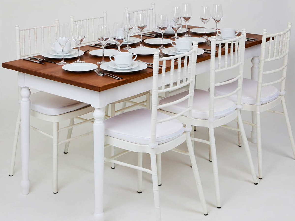 VINTAGE TISCH/CHIAVARI STUHL WEISS /GEDECK